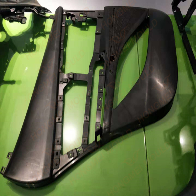Automobilové formy – dodavatelé automobilových plastových dílů